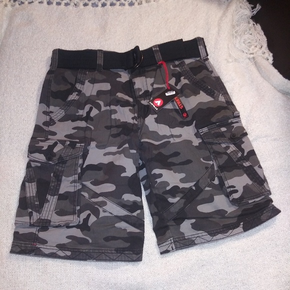 Sold Out**irwalk Gray and Black Camouflage Belted Cargo Shorts - Picture 2 of 8